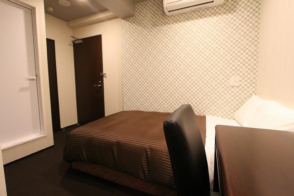 Livemax Nihonbashi Hakozaki 3* Tōkyō
